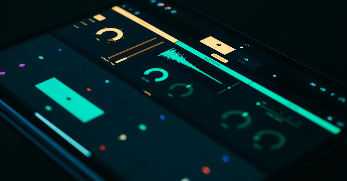 Best AI Voice Generators Compared: ElevenLabs vs PlayHT vs Murf AI